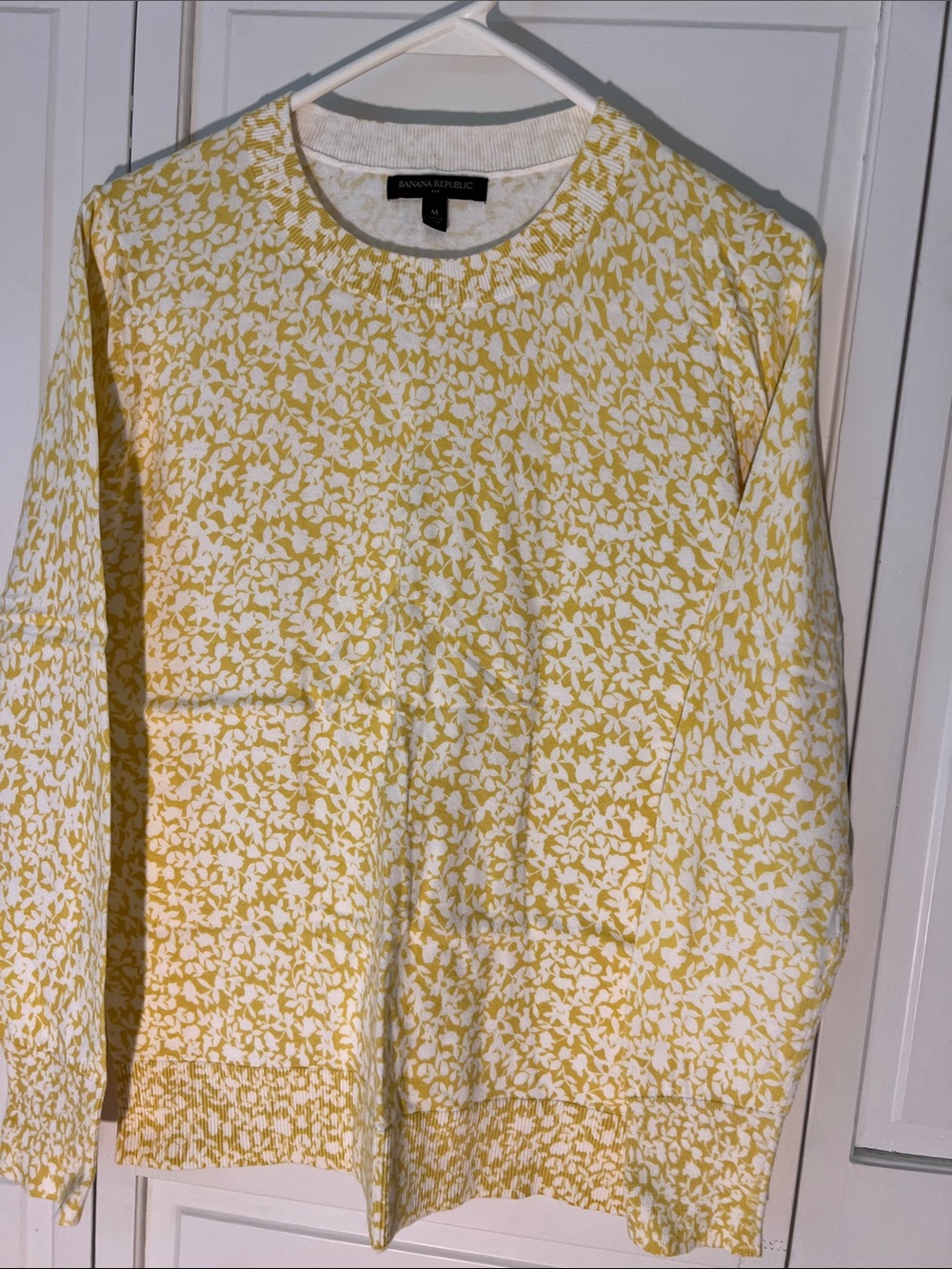 Banana Republic White and Yellow Floral-Print Crewneck Sweater